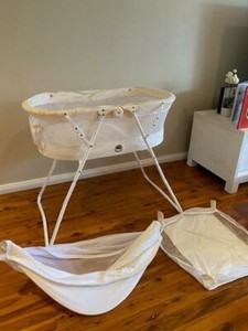 enclosed bassinet